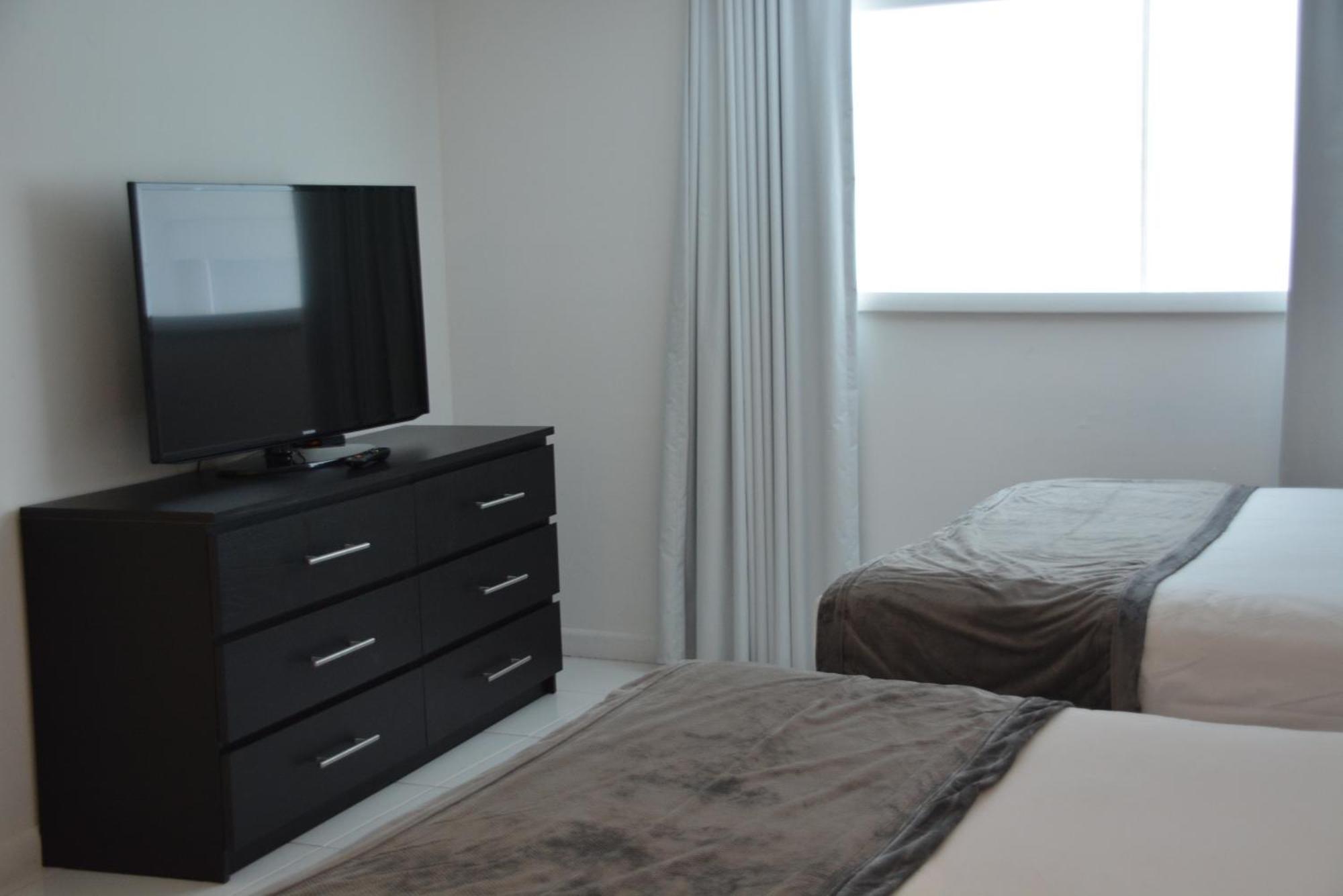 New Point Miami Beach Apartments Bagian luar foto